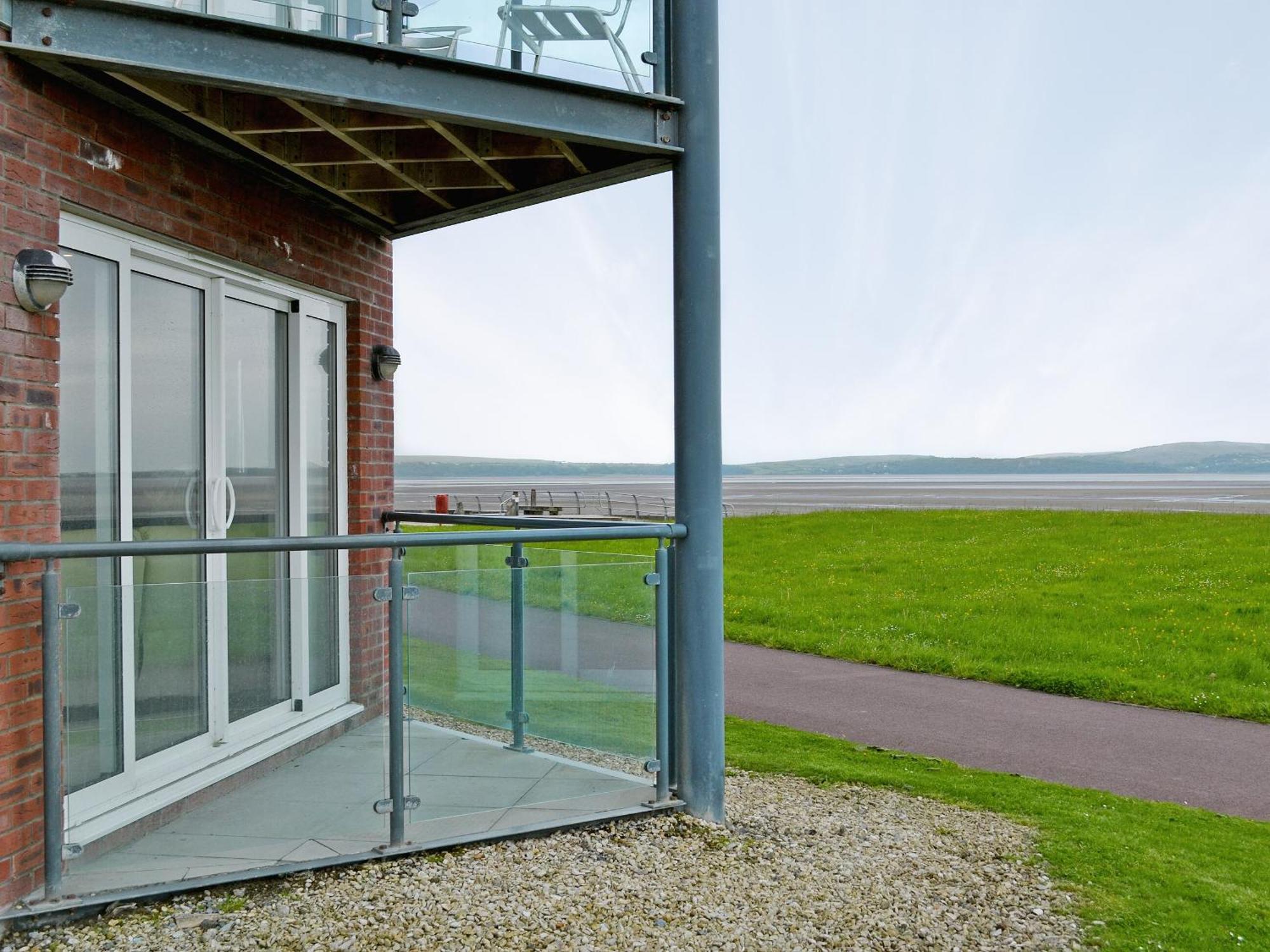 Waters Edge Villa Llanelli Eksteriør bilde